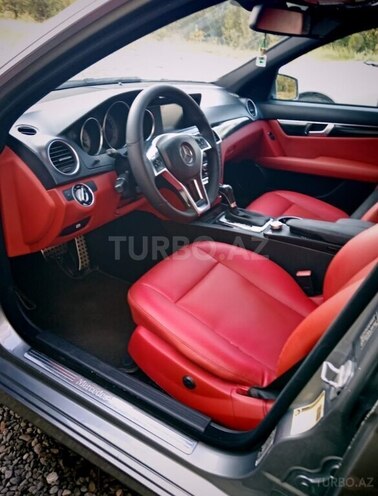 Mercedes C 250 2012, 297,807 km - 1.8 л - Yevlax