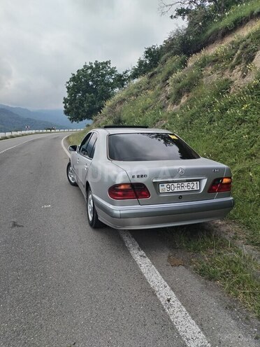 Mercedes E 220 1999, 560,000 km - 2.2 л - Ağcabədi