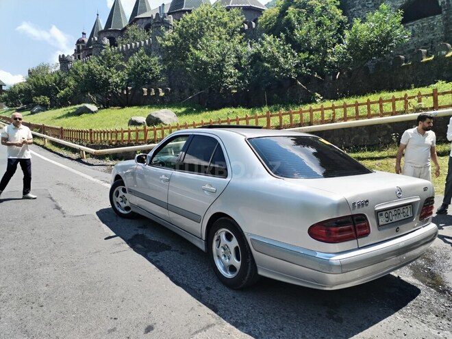 Mercedes E 220 1999, 560,000 km - 2.2 л - Ağcabədi