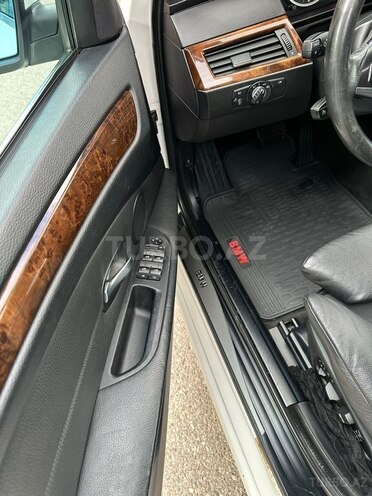 BMW 530 2009, 320,000 km - 3.0 л - Bakı
