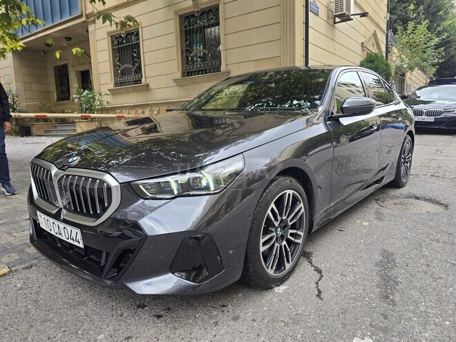 BMW 530 2025, 12,700 km - 2.0 л - Bakı