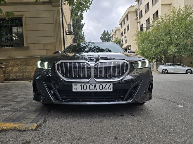 BMW 530 2025, 12,700 km - 2.0 л - Bakı