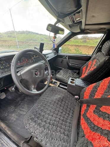 Mercedes 190 1991, 355,000 km - 2.0 л - Yardımlı