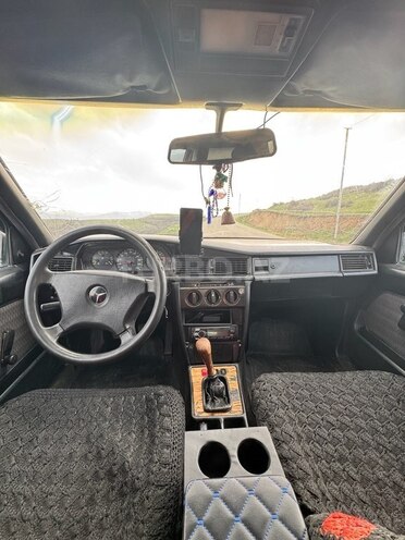 Mercedes 190 1991, 355,000 km - 2.0 л - Yardımlı