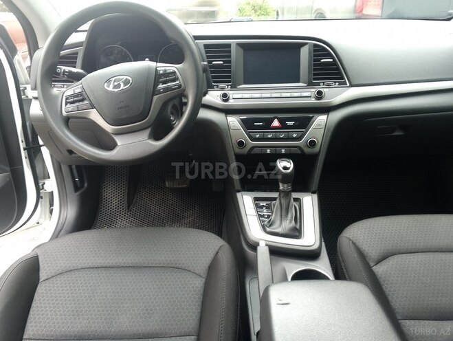 Hyundai Elantra 2017, 165,217 km - 2.0 л - Bakı