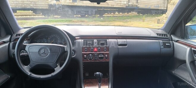 Mercedes E 230 1996, 406,205 km - 2.3 л - Şəmkir