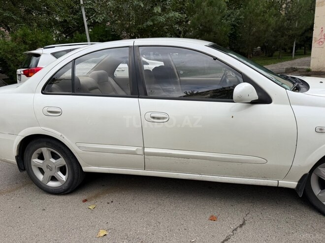 Nissan Sunny 2010, 330,000 km - 1.6 л - Bakı