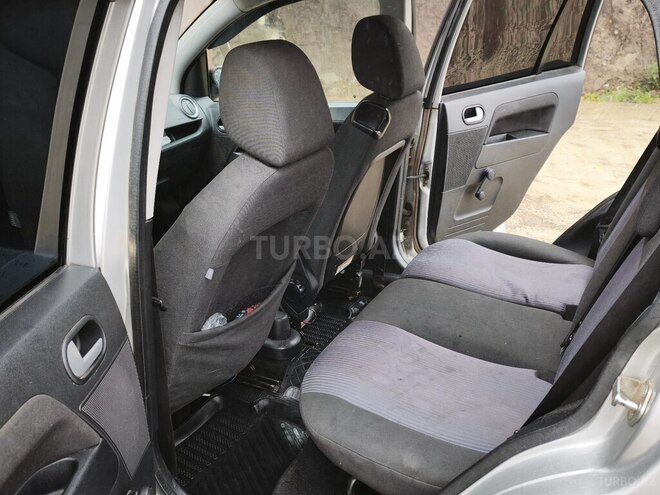 Ford Fusion 2006, 533,000 km - 1.4 л - Lerik