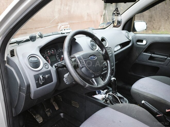 Ford Fusion 2006, 533,000 km - 1.4 л - Lerik