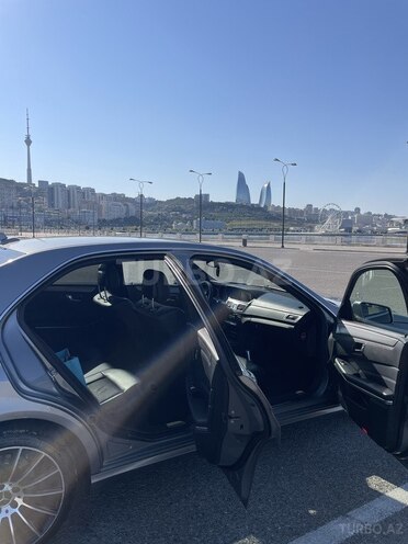 Mercedes E 220 2013, 256,000 km - 2.1 л - Bakı