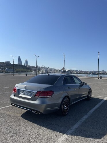 Mercedes E 220 2013, 256,000 km - 2.1 л - Bakı