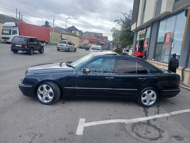 Mercedes E 240 1998, 200,000 km - 2.4 л - Bakı