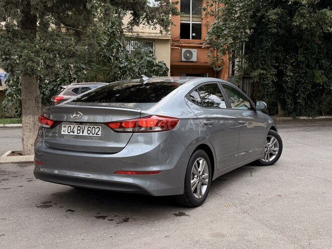 Hyundai Elantra 2017, 130,000 km - 2.0 л - Bakı