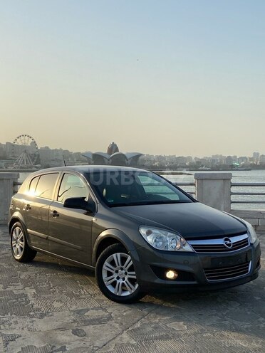 Opel Astra 2009, 250,000 km - 1.6 л - Gəncə