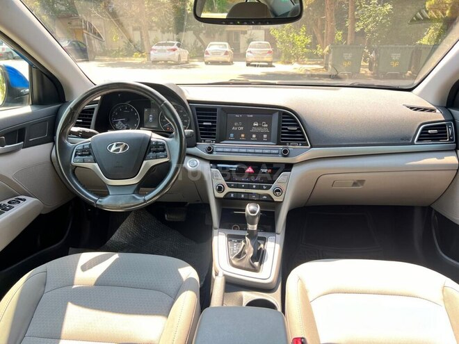 Hyundai Elantra 2017, 81,352 km - 2.0 л - Bakı