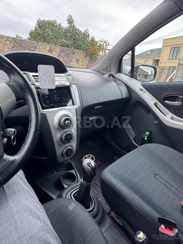 Toyota Yaris 2008, 386,000 km - 1.4 л - Bakı
