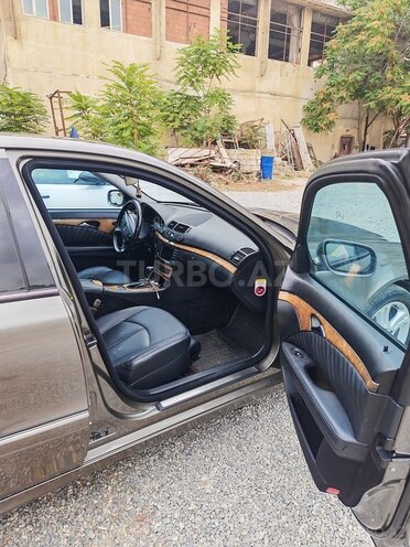 Mercedes E 220 2007, 366,779 km - 2.2 л - Bakı
