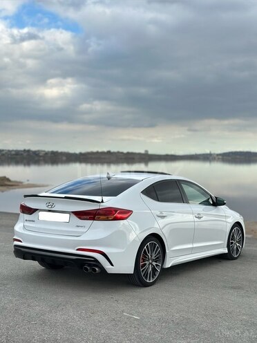 Hyundai Elantra 2018, 77,000 km - 1.6 l - Bakı