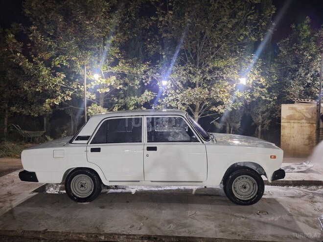 LADA (VAZ) 2107 2008, 15,513 km - 1.6 l - Salyan