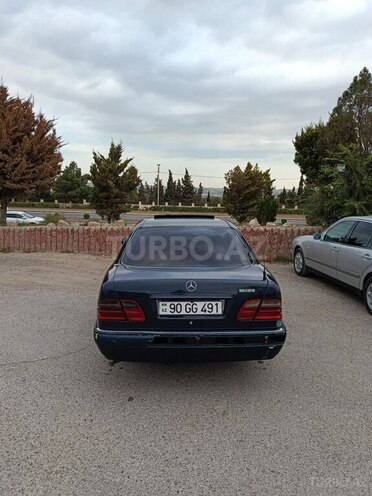 Mercedes E 230 1995, 462,000 km - 2.3 л - Bakı