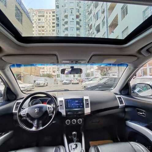 Peugeot  2009, 330,000 km - 2.4 l - Bakı