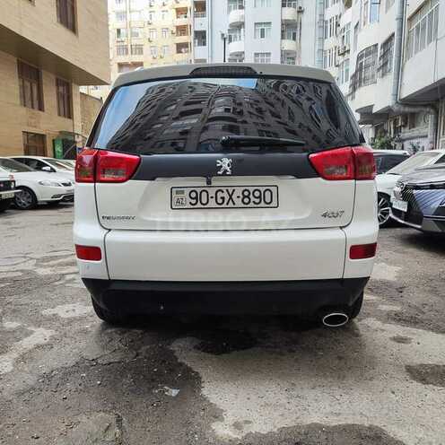 Peugeot  2009, 330,000 km - 2.4 l - Bakı