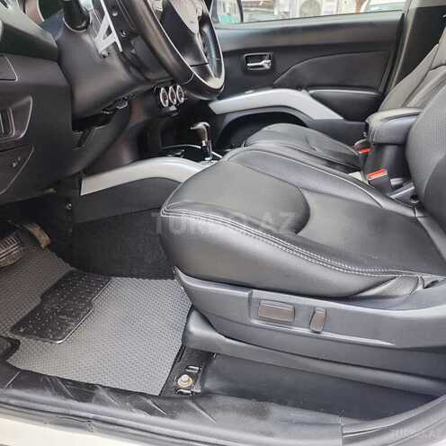 Peugeot  2009, 330,000 km - 2.4 l - Bakı
