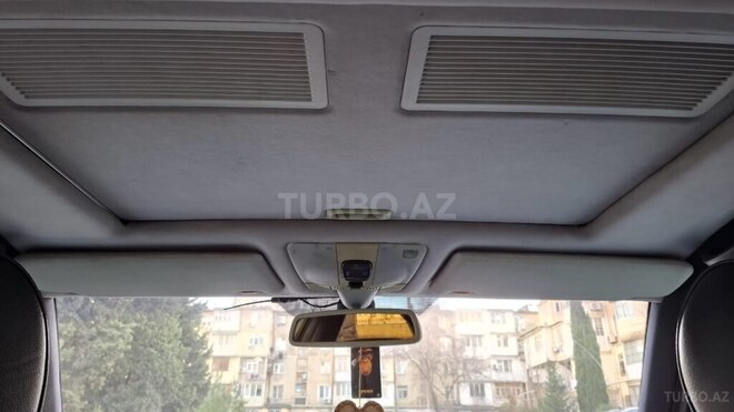 Mercedes E 240 1998, 298,000 km - 2.4 l - Salyan