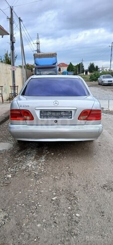 Mercedes E 230 1996, 321,552 km - 2.3 л - Xırdalan