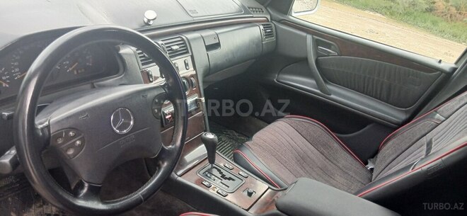 Mercedes E 230 1996, 321,552 km - 2.3 л - Xırdalan