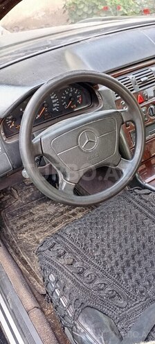 Mercedes E 230 1997, 100,000 km - 2.3 l - Füzuli