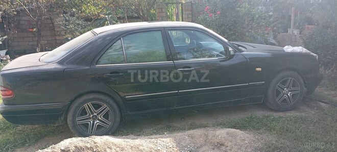 Mercedes E 230 1997, 100,000 km - 2.3 l - Füzuli