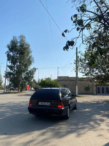 Mercedes C 220 1999, 580,000 km - 2.2 л - Sabirabad