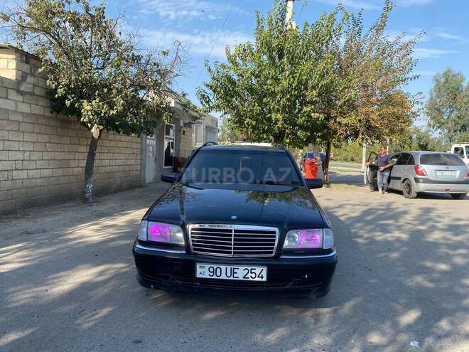 Mercedes C 220 1999, 580,000 km - 2.2 л - Sabirabad