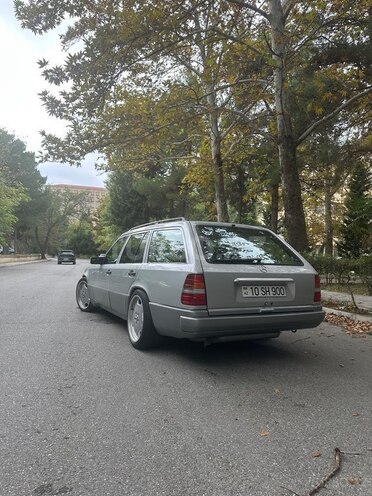 Mercedes E 220 1995, 270,000 km - 2.2 л - Bakı