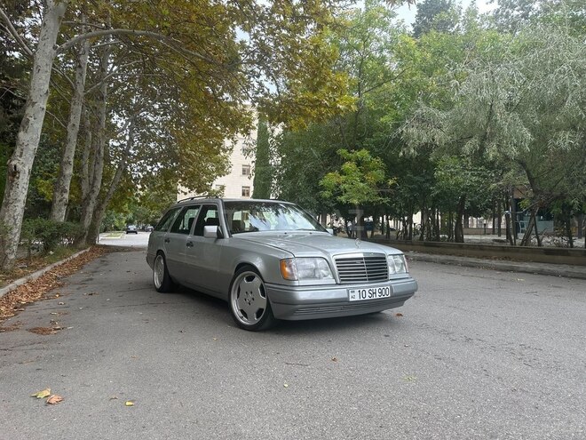 Mercedes E 220 1995, 270,000 km - 2.2 л - Bakı