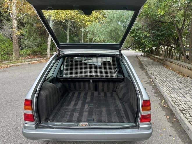 Mercedes E 220 1995, 270,000 km - 2.2 л - Bakı