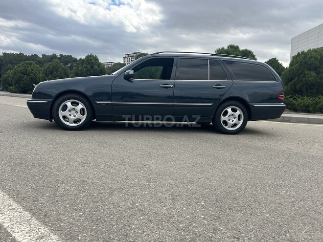 Mercedes E 220 2001, 420,000 km - 2.2 л - Bakı