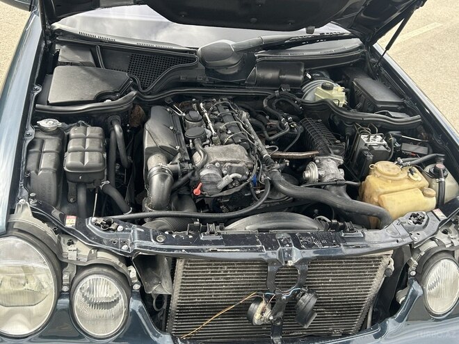 Mercedes E 220 2001, 420,000 km - 2.2 л - Bakı