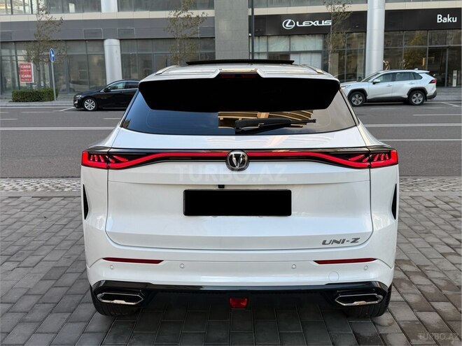 Changan  2025, 22,000 km - 1.5 l - Bakı