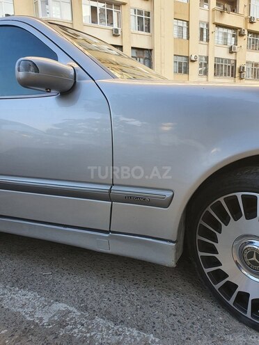 Mercedes E 270 2000, 366,000 km - 2.7 л - Bakı