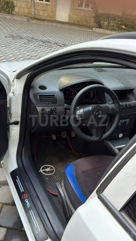Opel Astra 2006, 500,000 km - 1.7 l - Yevlax