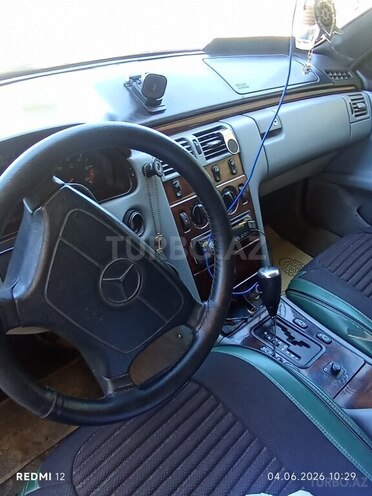 Mercedes E 220 1996, 562,378 km - 2.2 l - Bakı