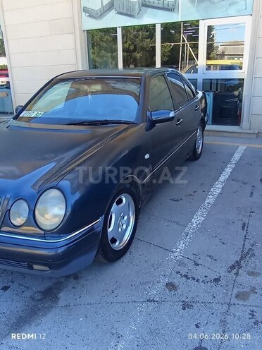 Mercedes E 220 1996, 562,378 km - 2.2 l - Bakı