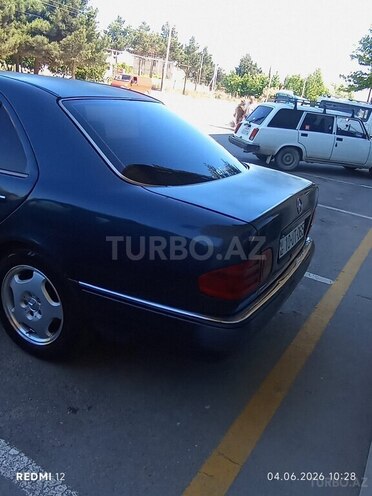 Mercedes E 220 1996, 562,378 km - 2.2 l - Bakı