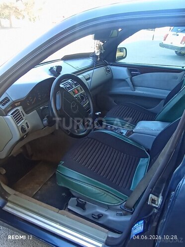 Mercedes E 220 1996, 562,378 km - 2.2 l - Bakı