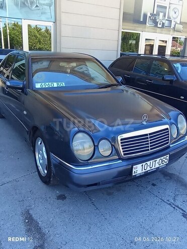 Mercedes E 220 1996, 562,378 km - 2.2 l - Bakı