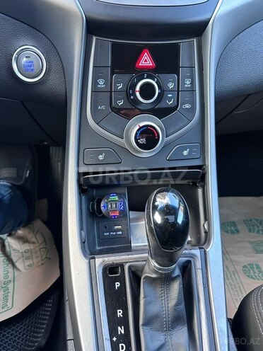 Hyundai Elantra 2015, 196,000 km - 1.8 л - Bakı