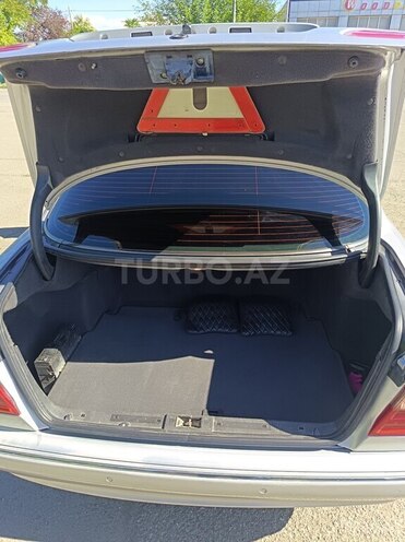 Mercedes E 220 2000, 446,503 km - 2.2 л - Qazax