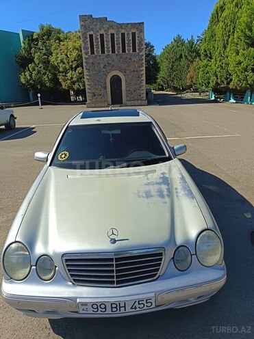 Mercedes E 220 2000, 446,503 km - 2.2 л - Qazax